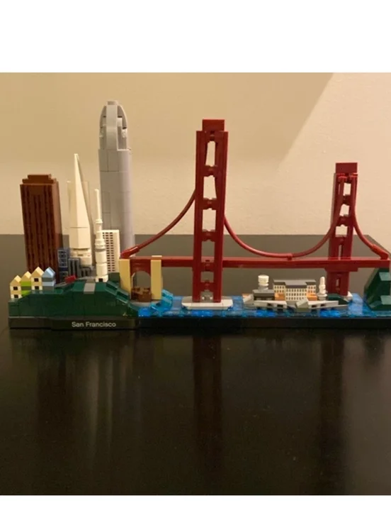 LEGO Architecture San Francisco Skyline Set - Black Box with Red and White Model - Picture 7 of 7